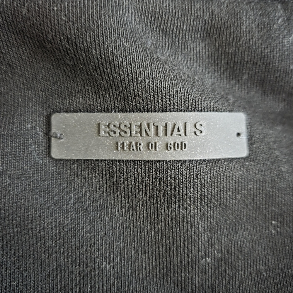 Fear of God Essentials Classic Fit Logo Graphic Sweatshirt - Picture 6 of 9